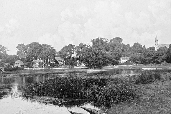 Clifton Hampden From The River
