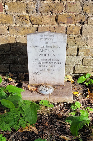 Grave Of Angela Worton Died 6th Sep 1943 Age 2 days