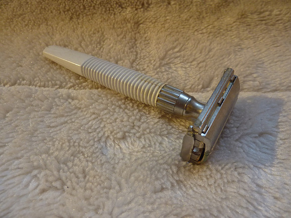 Vintage 1950s Gillette Razor
