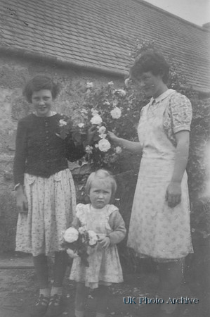 Betty, Nellie And Gertie Singer