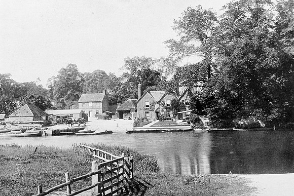 Moulsford Ferry And Beetle And Wedge 1890s