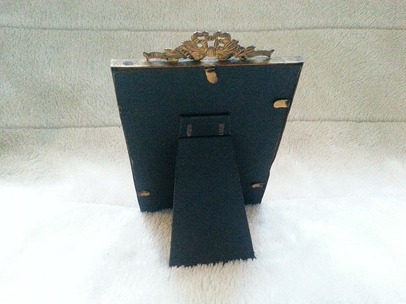 Pretty Vintage Brass Photo Frame 6x4 inches