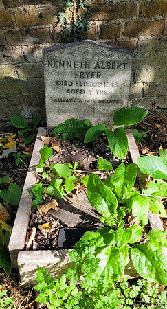 Grave Of Kenneth Albert Fryer Died 10th Feb 1943