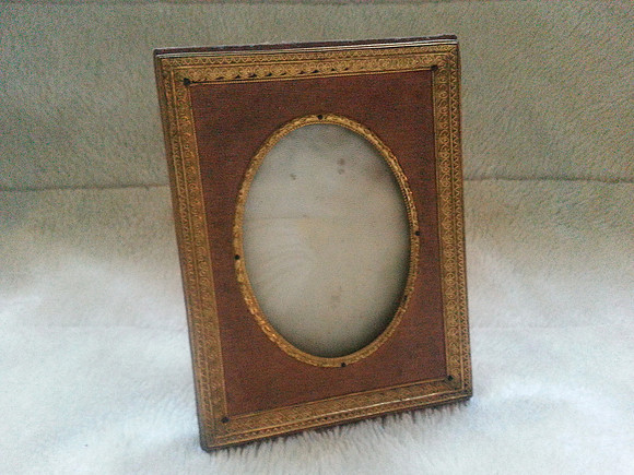 Pretty Vintage Gilt Photo Frame 5 x 4 Inches