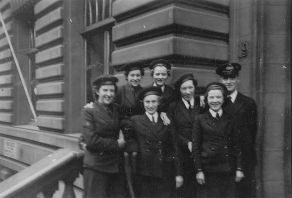Wrens And Naval Officer WW2